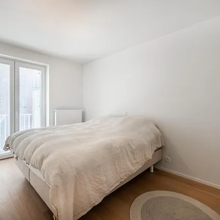 In With Stunning Sea View, Cleaning Included 아파트 *
