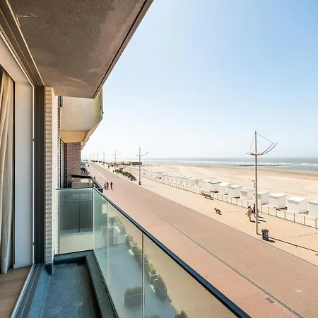 In With Stunning Sea View, Cleaning Included
