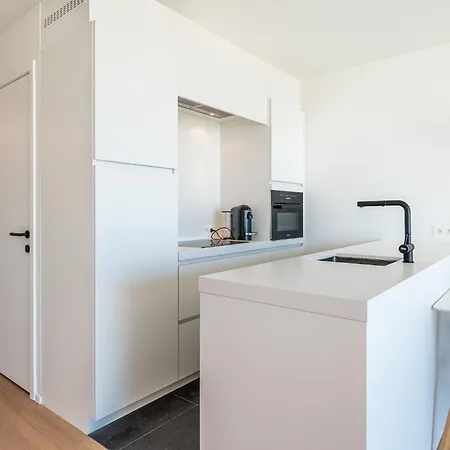 In With Stunning Sea View, Cleaning Included