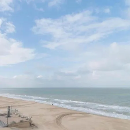 In With Stunning Sea View, Cleaning Included Apartment